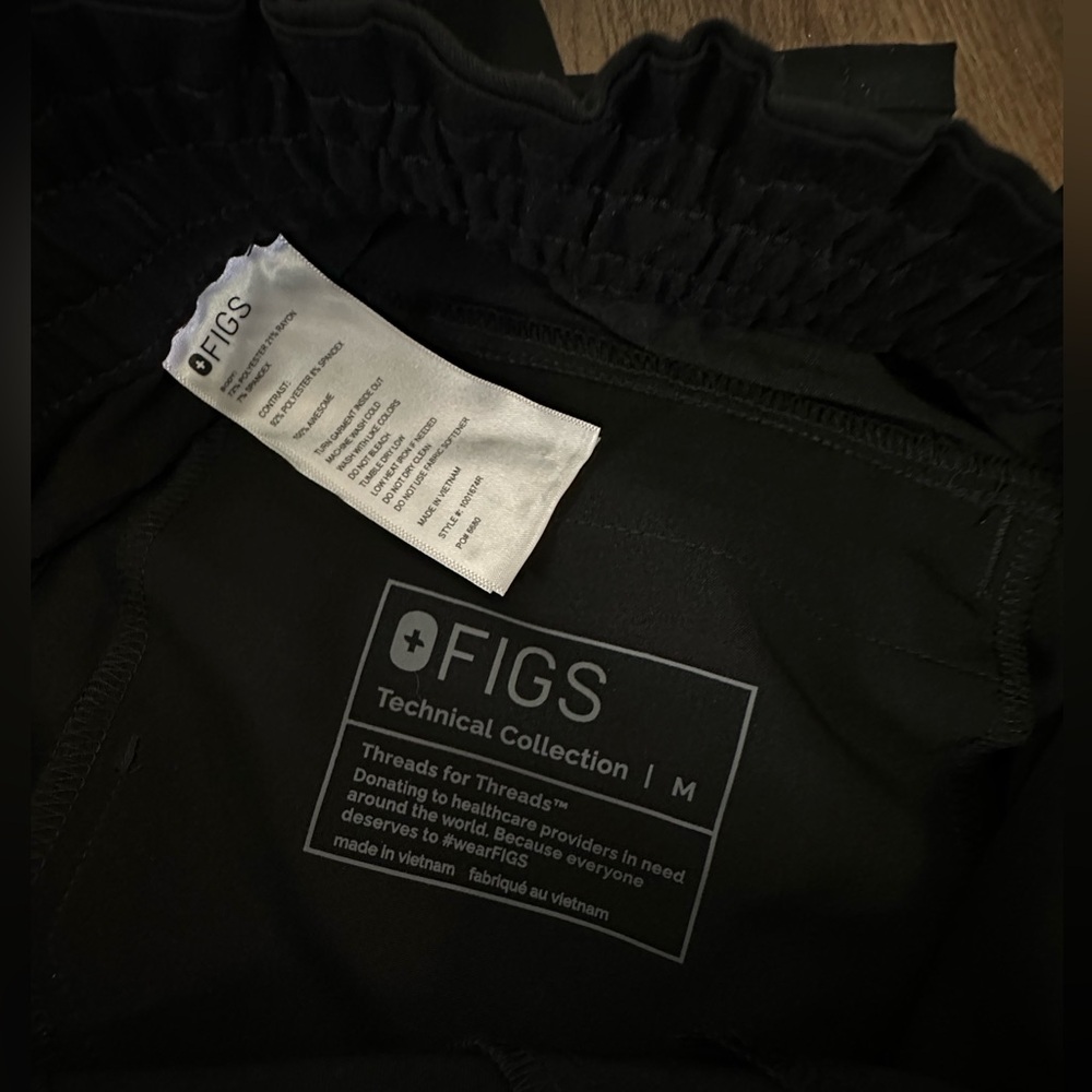 Figs wide leg black scrub pants - Picture 3 of 3